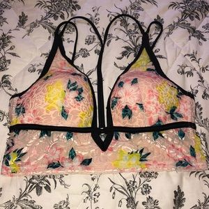 PINK Victoria’s Secret Lightly Lined Bralette